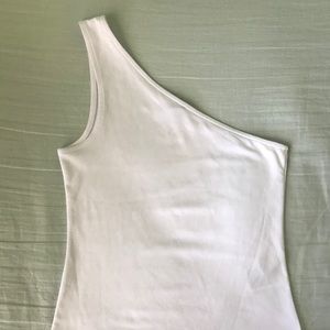 🆕 One shoulder top.